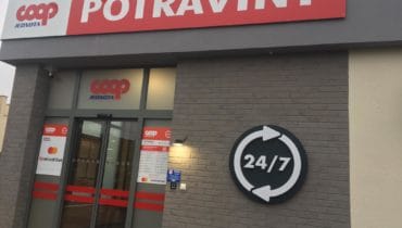 First of a chain of 24/7 autonomous grocery stores, driven by biometrics, opens in Slovakia